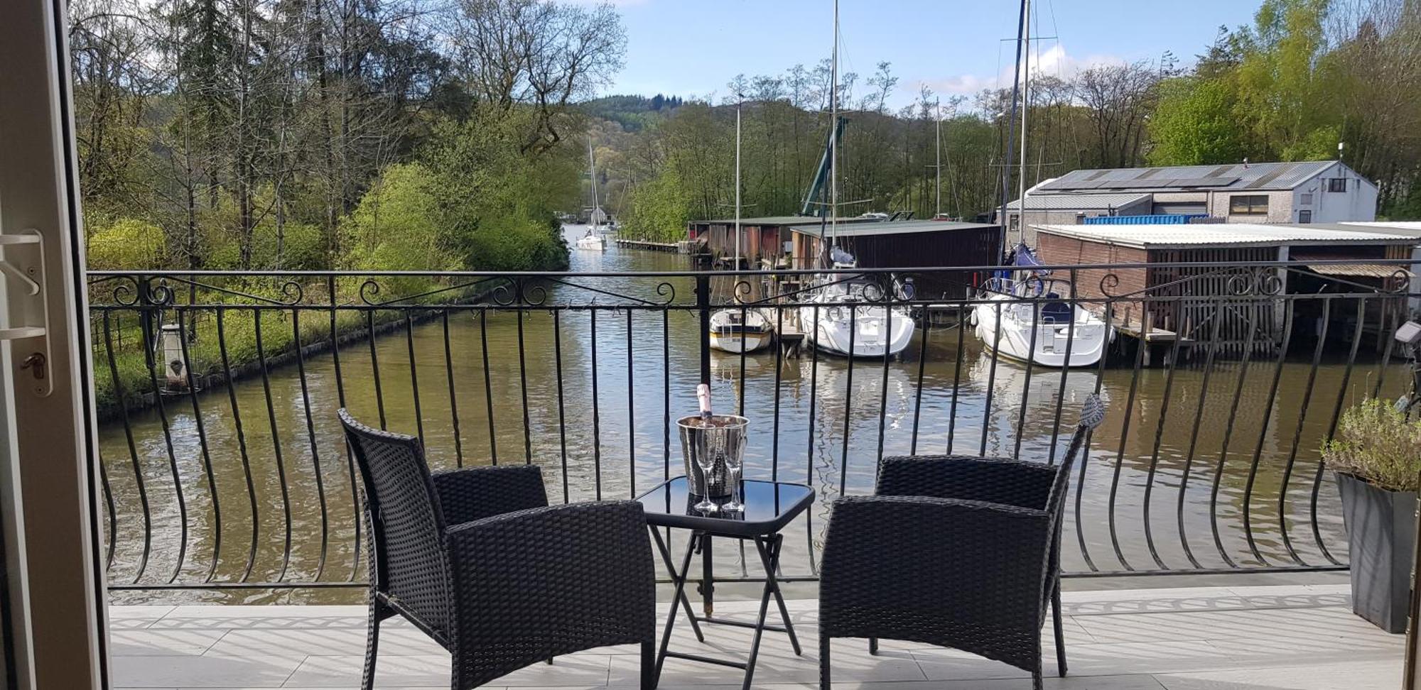 Marina Boathouse, Lake Windermere Lets Bowness-on-Windermere Exterior photo